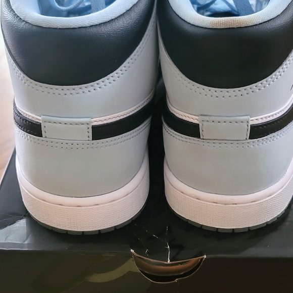 Nike Men's Air Jordan 1 Mid SE - Picture 4 of 7